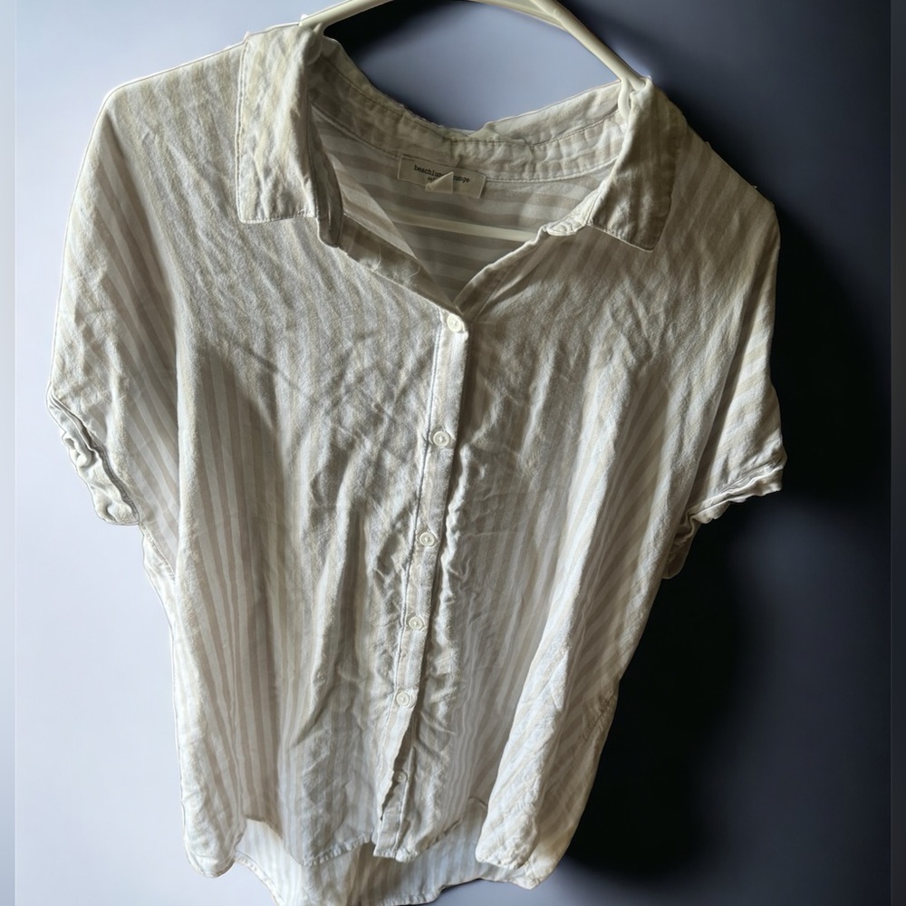 BEACH LUNCH LOUNGE Women’s button up shirt, sleeves, with tan stripes